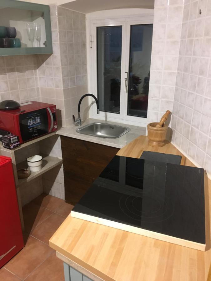 Pied At Terre Apartment
