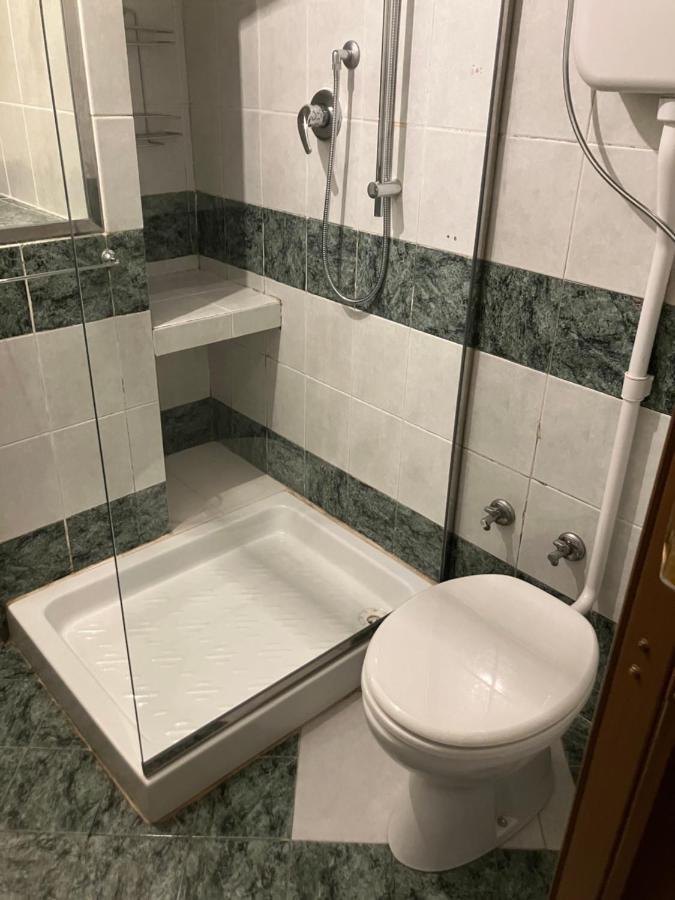 Pied At Terre Apartment